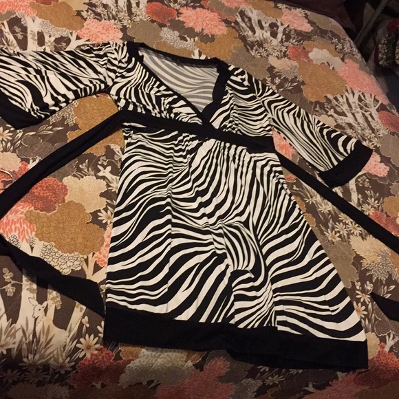 Mymichelle zebra Dress size Medium - Picture 5 of 5